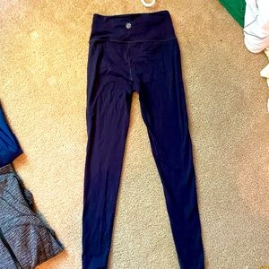 navy blue Athleta leggings